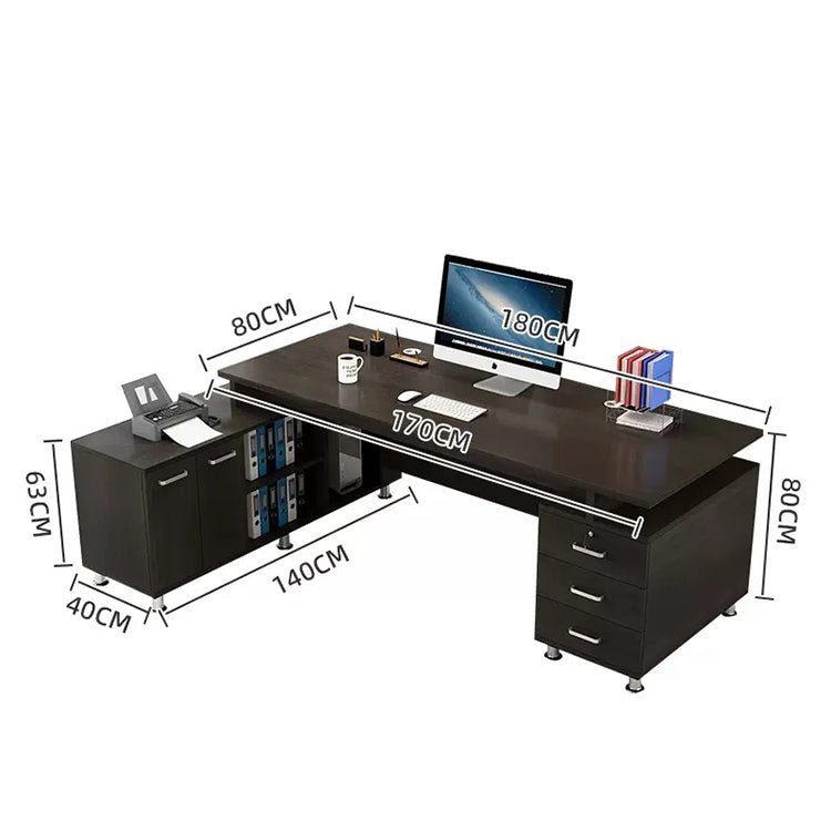 鍵付きキャビネットと配線機能で整う、モダンL字型役員デスク