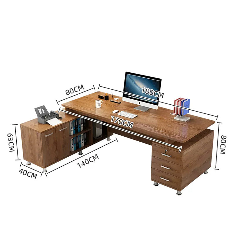 鍵付きキャビネットと配線機能で整う、モダンL字型役員デスク