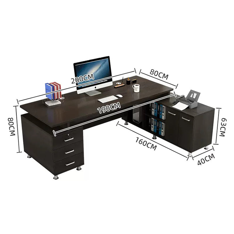 鍵付きキャビネットと配線機能で整う、モダンL字型役員デスク