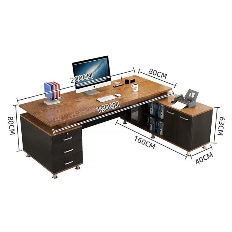 鍵付きキャビネットと配線機能で整う、モダンL字型役員デスク