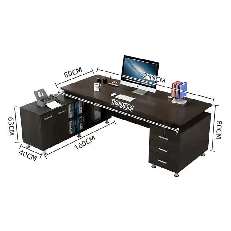 鍵付きキャビネットと配線機能で整う、モダンL字型役員デスク