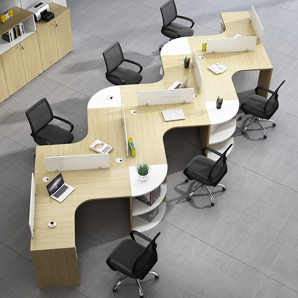 空間に柔らかくなじむ、やさしい曲線のオフィスデスク