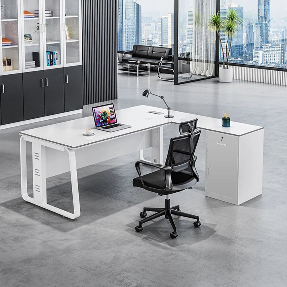 シンプルモダンなエグゼクティブデスク（パーティクルボード製）– 洗練されたデザインと優れた耐久性