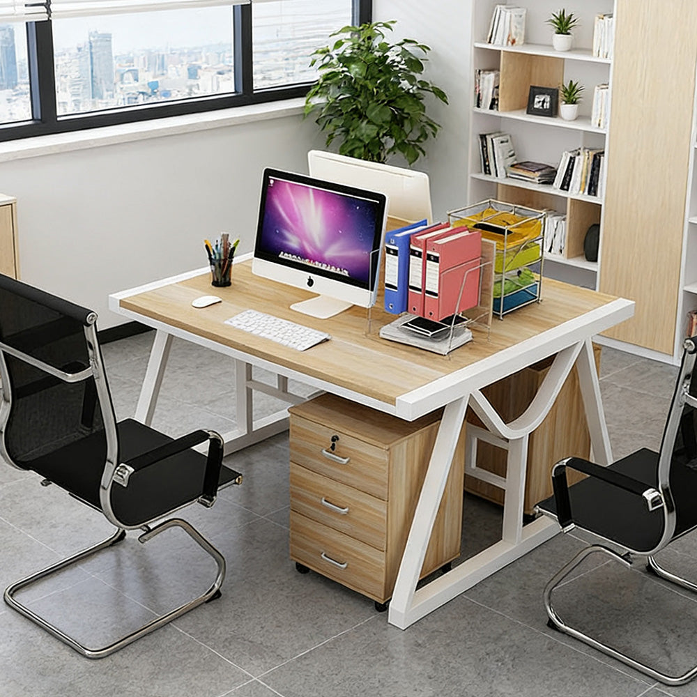 オフィスデスク｜木目調×スチール脚・ストレート型・パーティション付き・チーム作業向けワークステーション