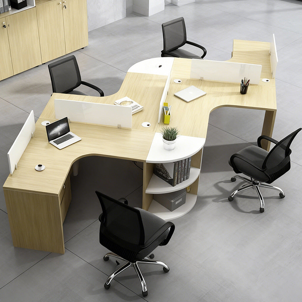 空間に柔らかくなじむ、やさしい曲線のオフィスデスク