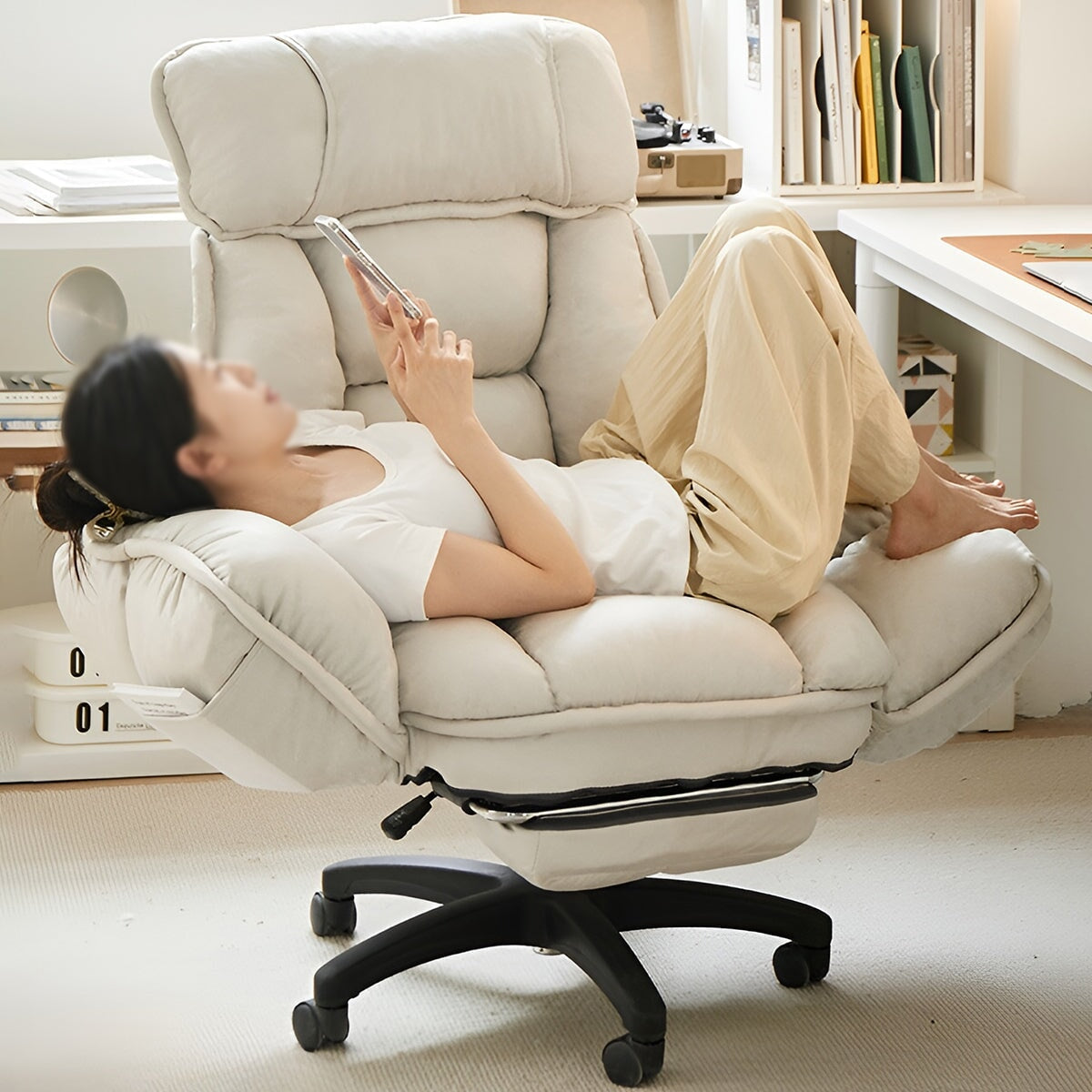 リクライニング機能　モダン　オシャレ　肉厚　ワークチェア　オフィスチェア　ポリエステル生地　シリコンフィル　高密度ウレタンフォーム　通気性　オフホワイト　カーキ　