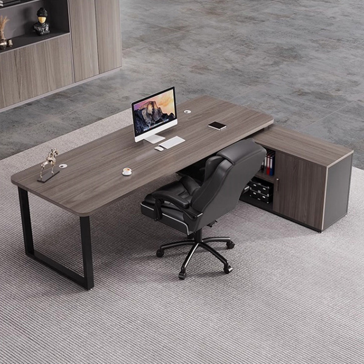 優しい木目と高機能を融合した、丸角デザインのエグゼクティブデスク