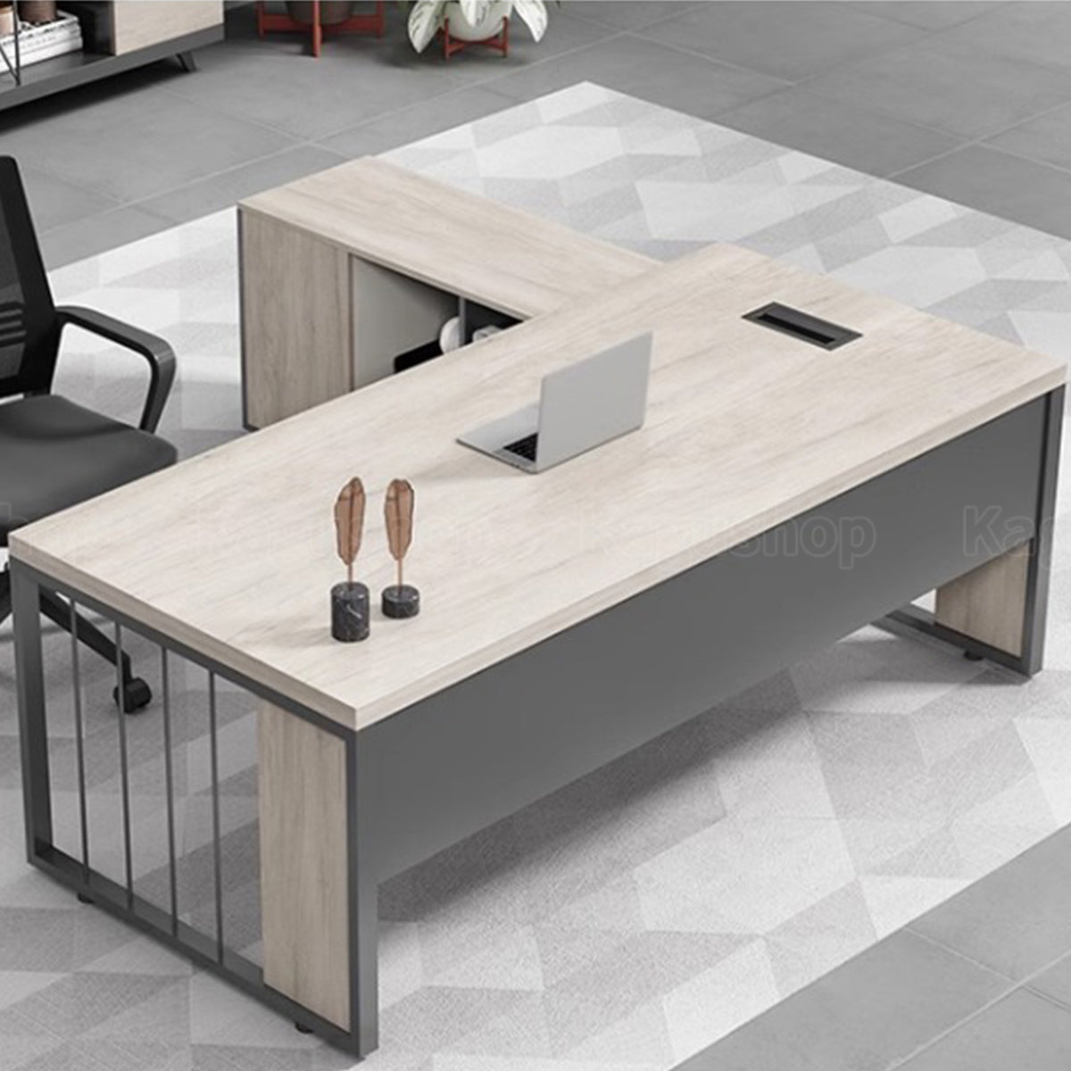 エグゼクティブデスク　役員デスク　事務机　パソコンデスク　デスク　配線ボックス　PC収納　ダイヤル錠　パーティクルボード　落ち着き　穏やか　洗練された　カスタマイズ可能　LBZ-S026