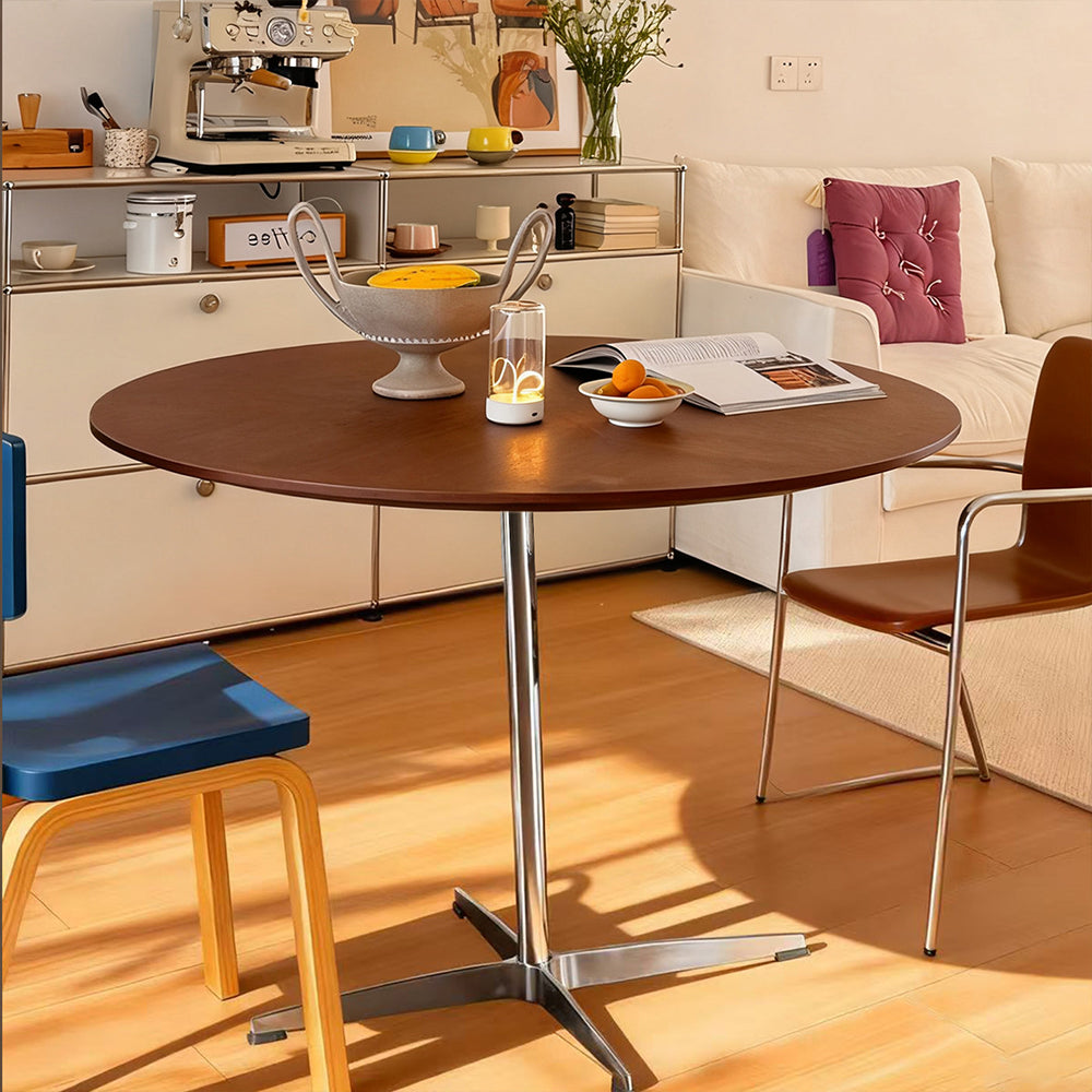 タイ天然木円卓｜単柱金属テーブル脚｜足元活動スペース確保デザイン